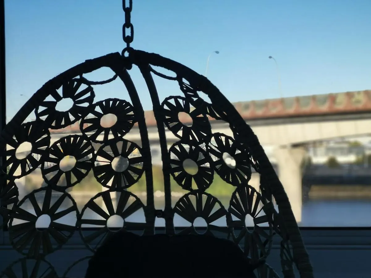 Homestay Chambre Cozy Avec Vue Panoramique Sur La Seine, Proche De Paris Et De L'Aeroport Orly Choisy-le-Roi